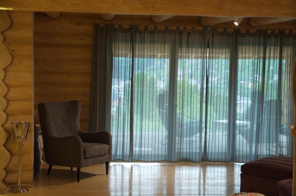 Cabana Deac - Luxury Chalet Vatra Dornei Kamer foto