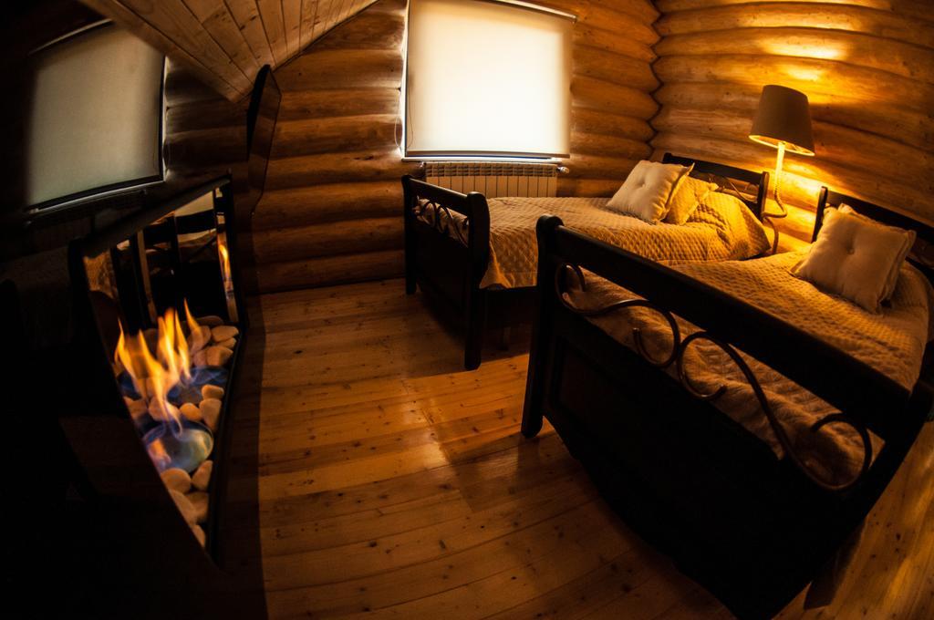 Cabana Deac - Luxury Chalet Vatra Dornei Kamer foto